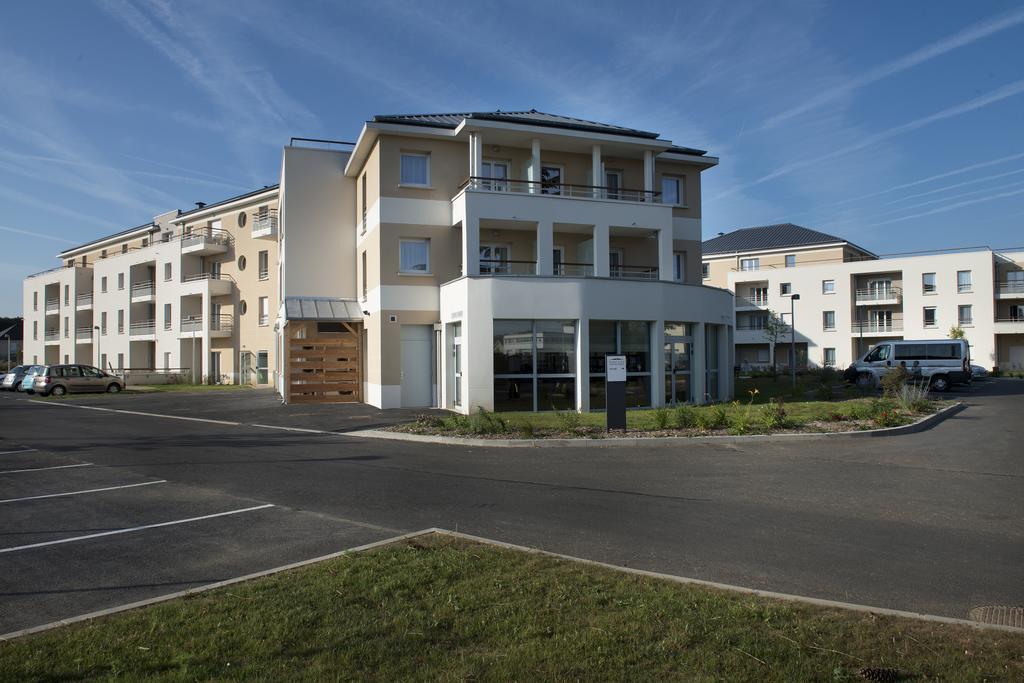 Domitys Le Chant Des Lavandieres Vernouillet  Exterior photo